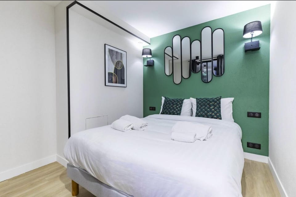 HSH Parmentier-Couronnes II Appartement Design 4P-1BR Apartment in Paris