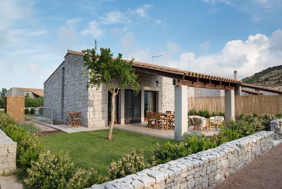 Property building, Patio, Patio, Facade/entrance, BBQ facilities, Garden, Garden, View (from property/room), Balcony/Terrace, Balcony/Terrace, Other, Other, Dining area, On site, Garden view, Garden view, Area and facilities, Area and facilities, Area and facilities, Seasons, Time of day