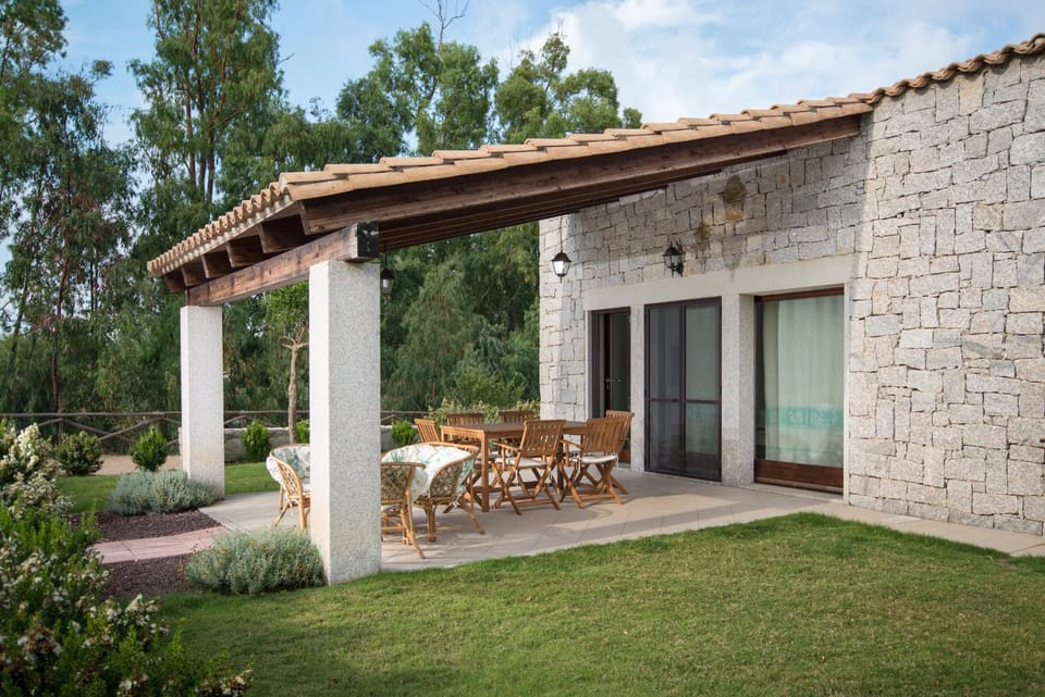 Property building, Patio, Facade/entrance, Activities, BBQ facilities, Garden, View (from property/room), Balcony/Terrace, Other, Other, On site, Garden view, Landmark view, Area and facilities, Area and facilities, Seasons, Time of day