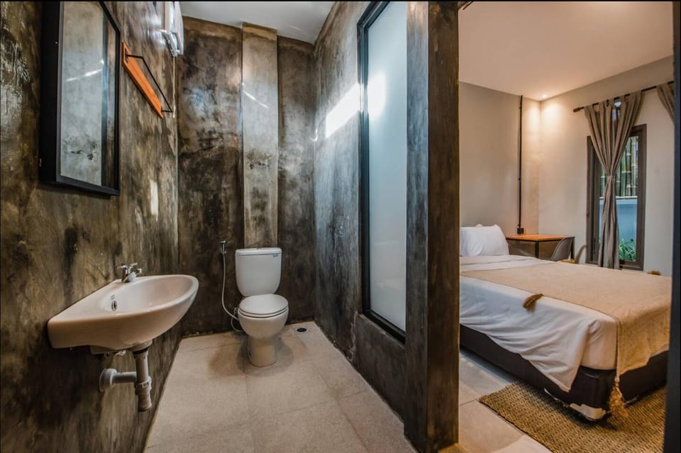 Shower, Toilet, Bed, Bathroom, Photo of the whole room, Bedroom