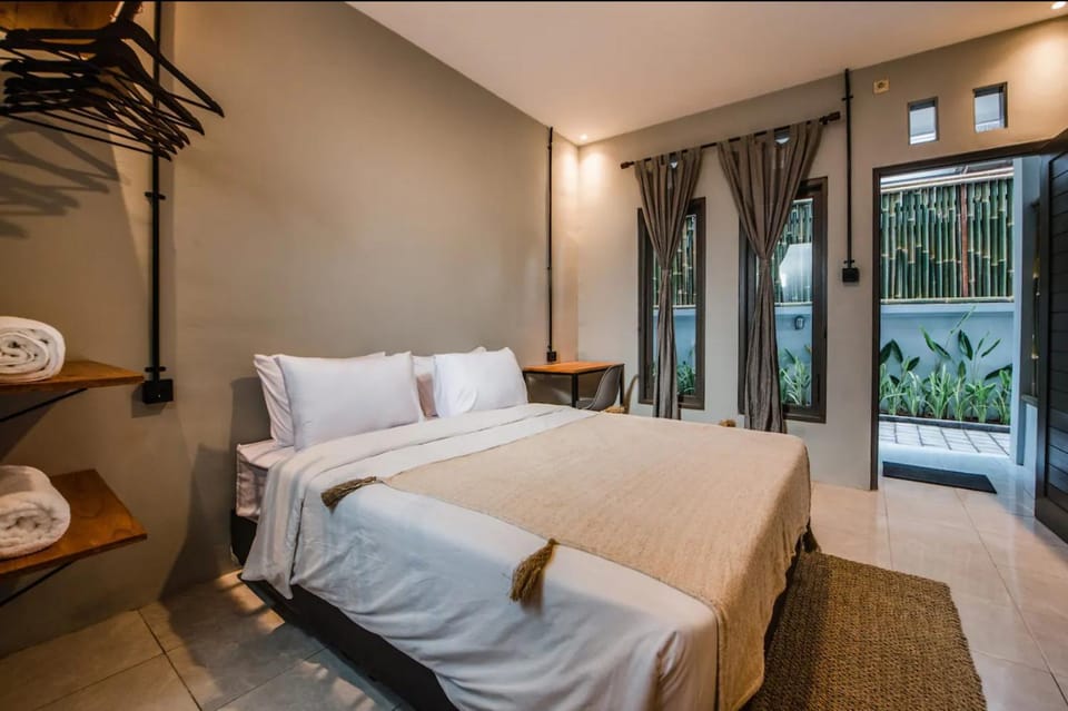 Bed, Photo of the whole room, Bedroom