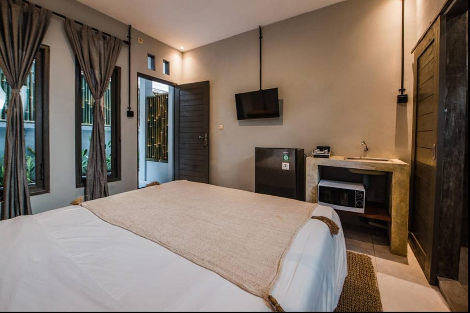 Bed, Kitchen or kitchenette, Photo of the whole room, Bedroom