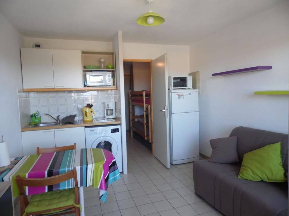 Living room, Seating area, stove