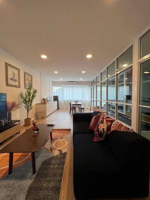 Roof Top 4BR Top Private Floor, china town, center Apartment in Bangkok