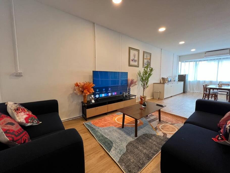 Roof Top 4BR Top Private Floor, china town, center Apartment in Bangkok