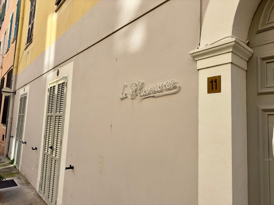 Property building, Street view