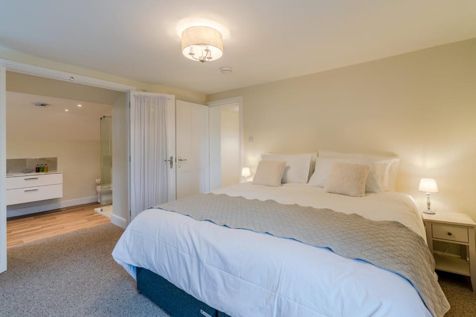 Shower, Bed, Bathroom, Bedroom