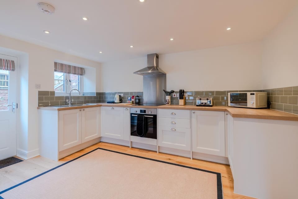 Coffee/tea facilities, minibar, pet friendly, stove, kitchen