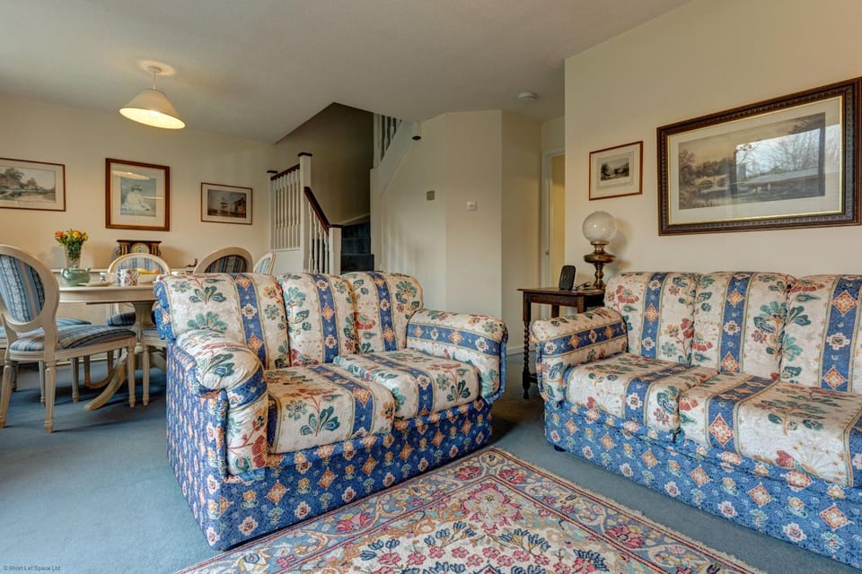 Living room, Photo of the whole room, Seating area