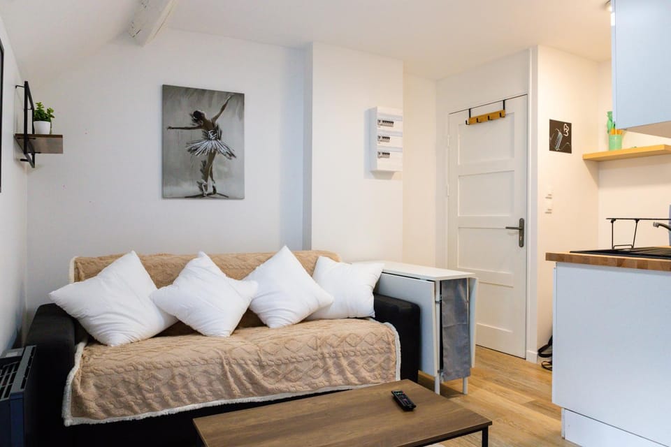 RAPHAEL Apartment in Île-de-France