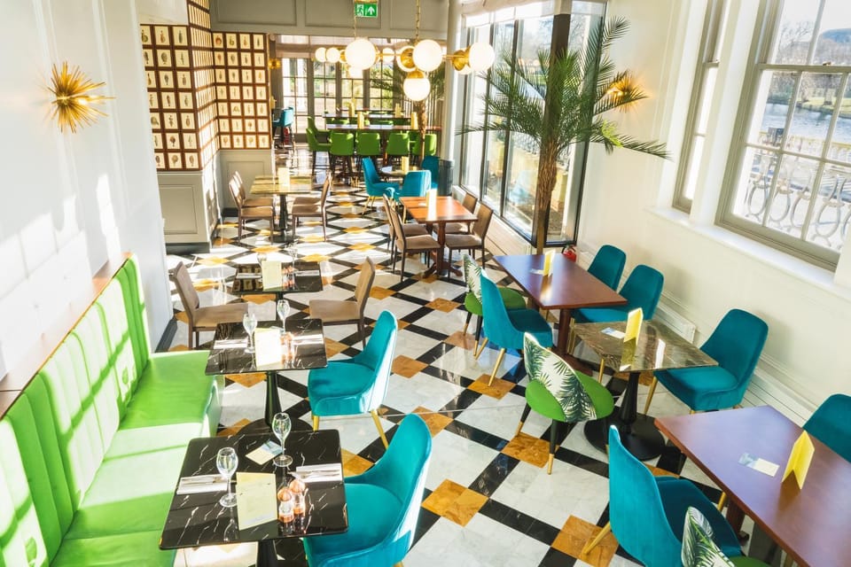 Restaurant/places to eat, Day, On site