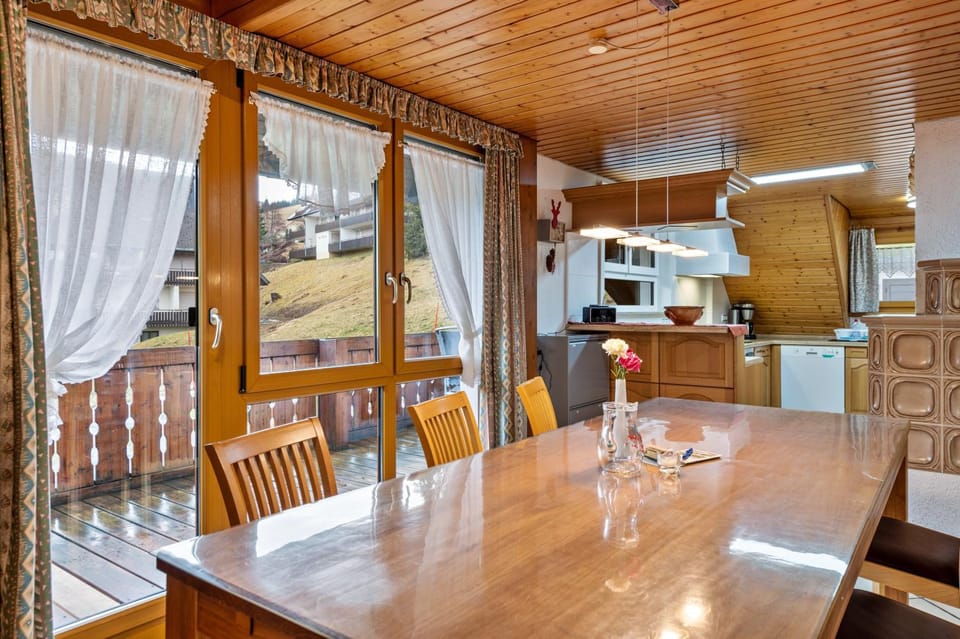 Property building, Kitchen or kitchenette, Living room