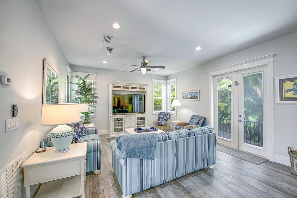 Seahorse Cottage House in Holmes Beach