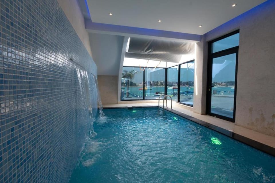 Pool view, Swimming pool