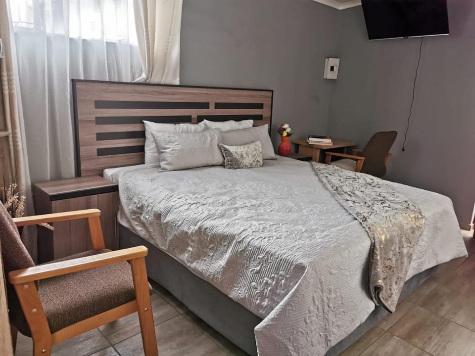 Issa Guest Cottage House in Johannesburg