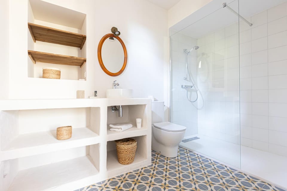 Shower, Toilet, Bathroom, towels