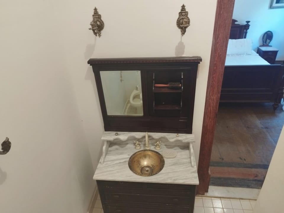 Toilet, Bathroom, hair dresser