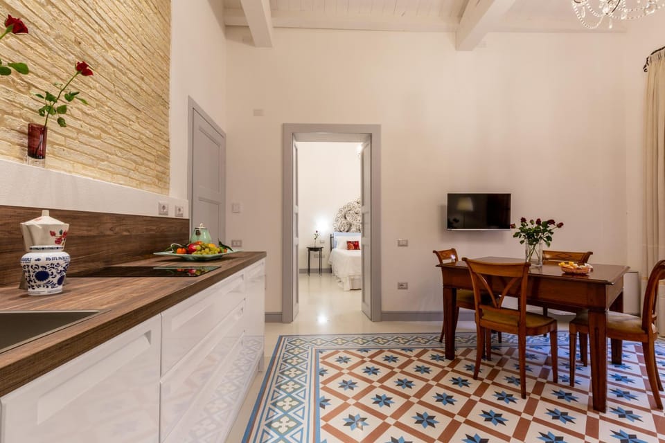 TV and multimedia, Kitchen or kitchenette, Living room, Seating area, Dining area, minibar