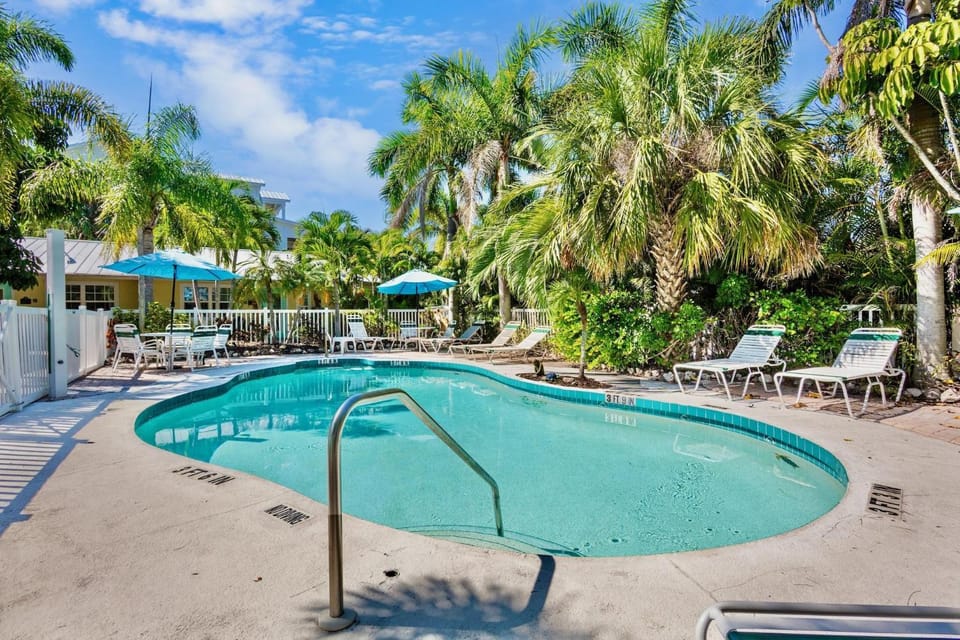 Sand And Sea 113 B Apartment in Anna Maria Island