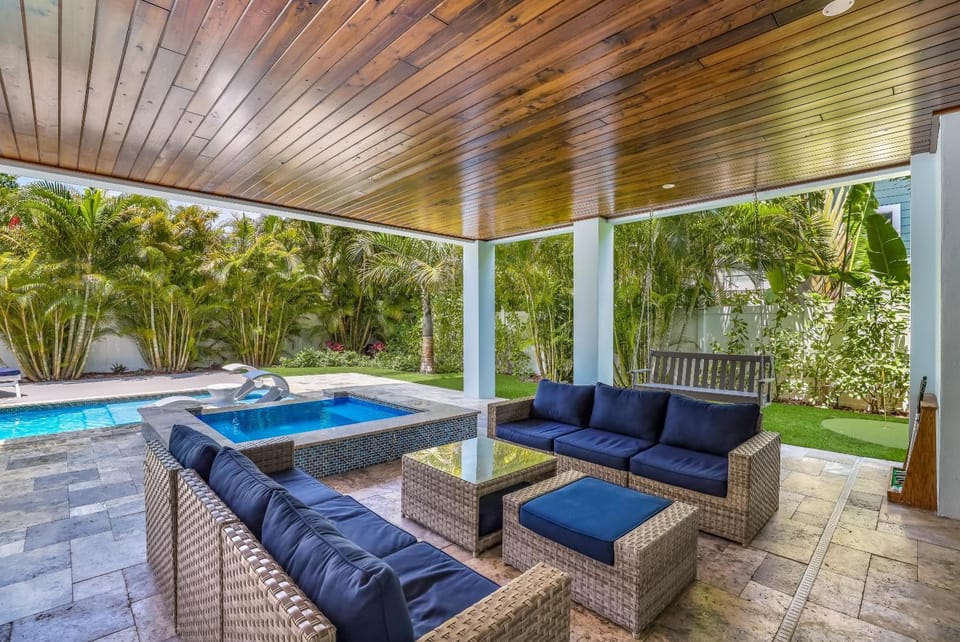 Pelican Paradise House in Anna Maria Island
