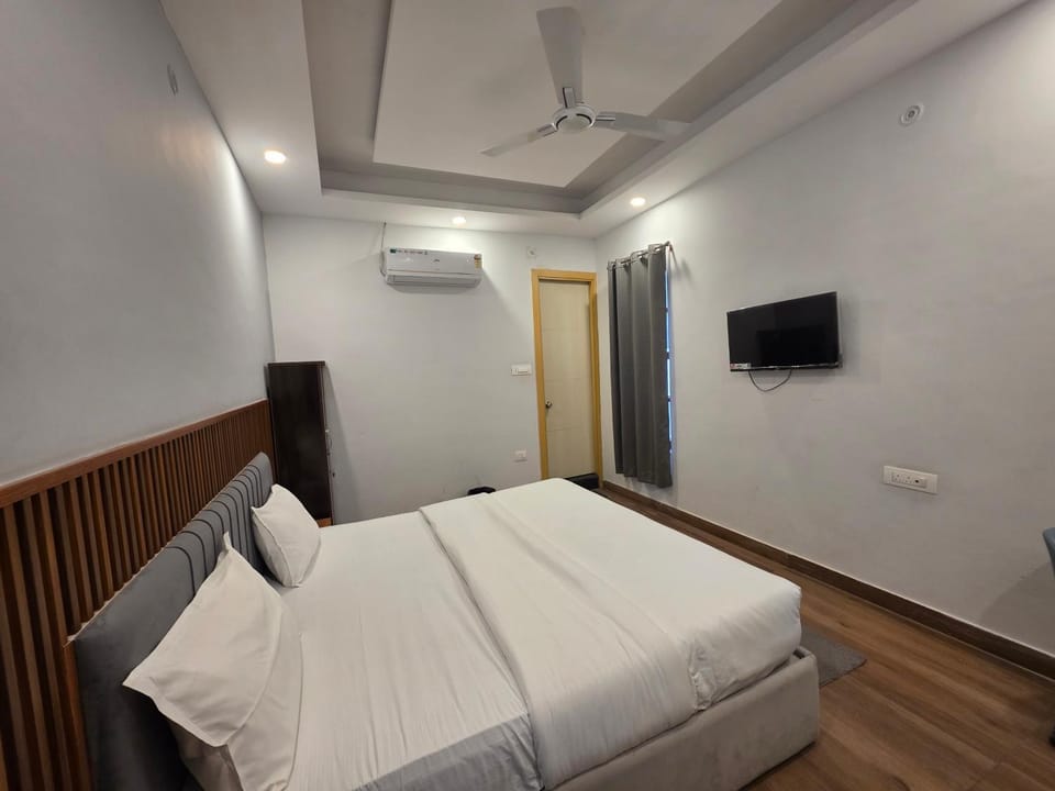 TV and multimedia, Bedroom, air conditioner
