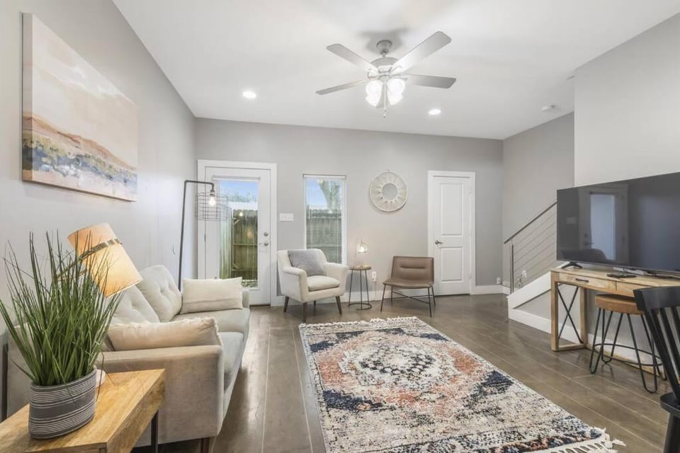 Cozy 2 Bed Townhome near the Hospital House in Lafayette