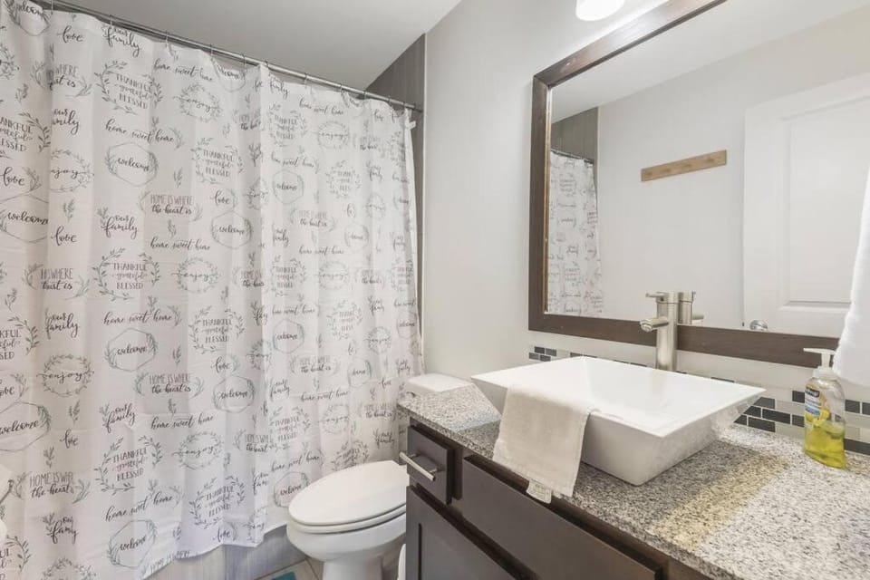 Cozy 2 Bed Townhome near the Hospital House in Lafayette