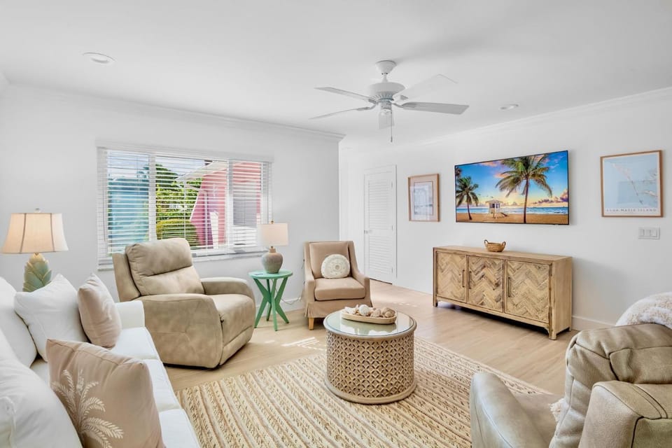 Pink Palm Bungalow House in Anna Maria Island