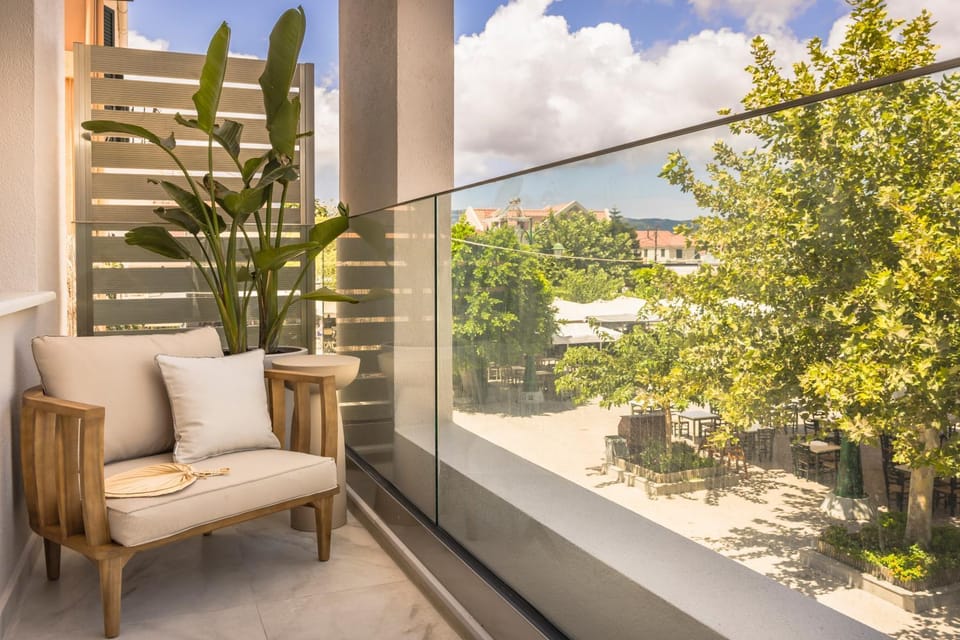 Balcony/Terrace, Balcony/Terrace, Landmark view, Mountain view