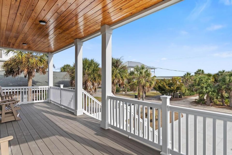 It's Nautical Nonsense Oceanview 4 bedroom, 4 bath House in South Carolina