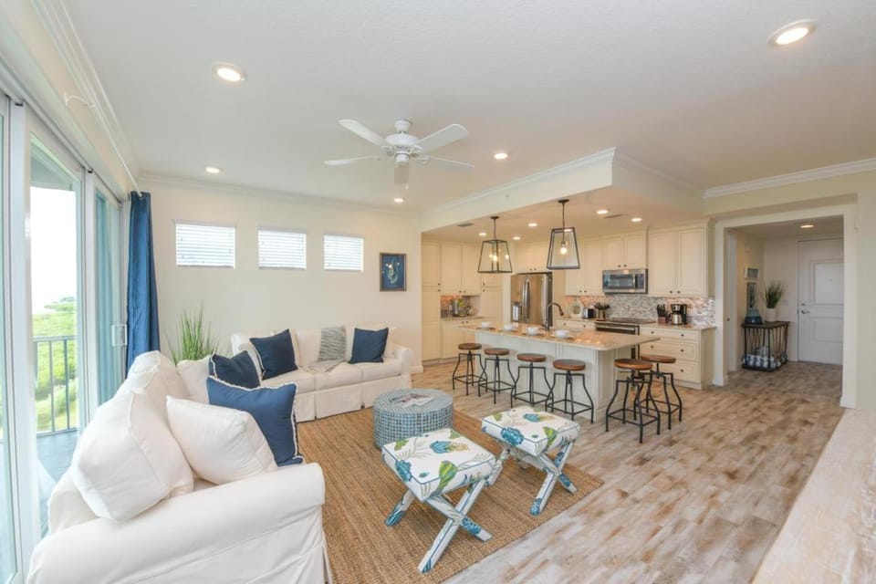 Changes in Latitude 403 Apartment in Bradenton