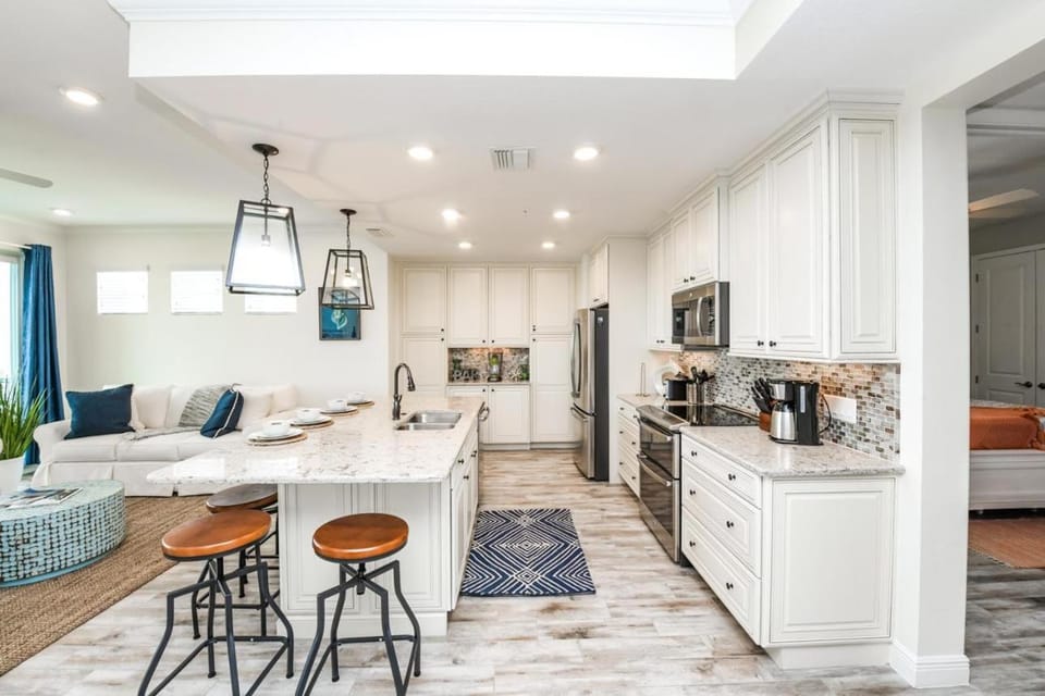 Changes in Latitude 403 Apartment in Bradenton