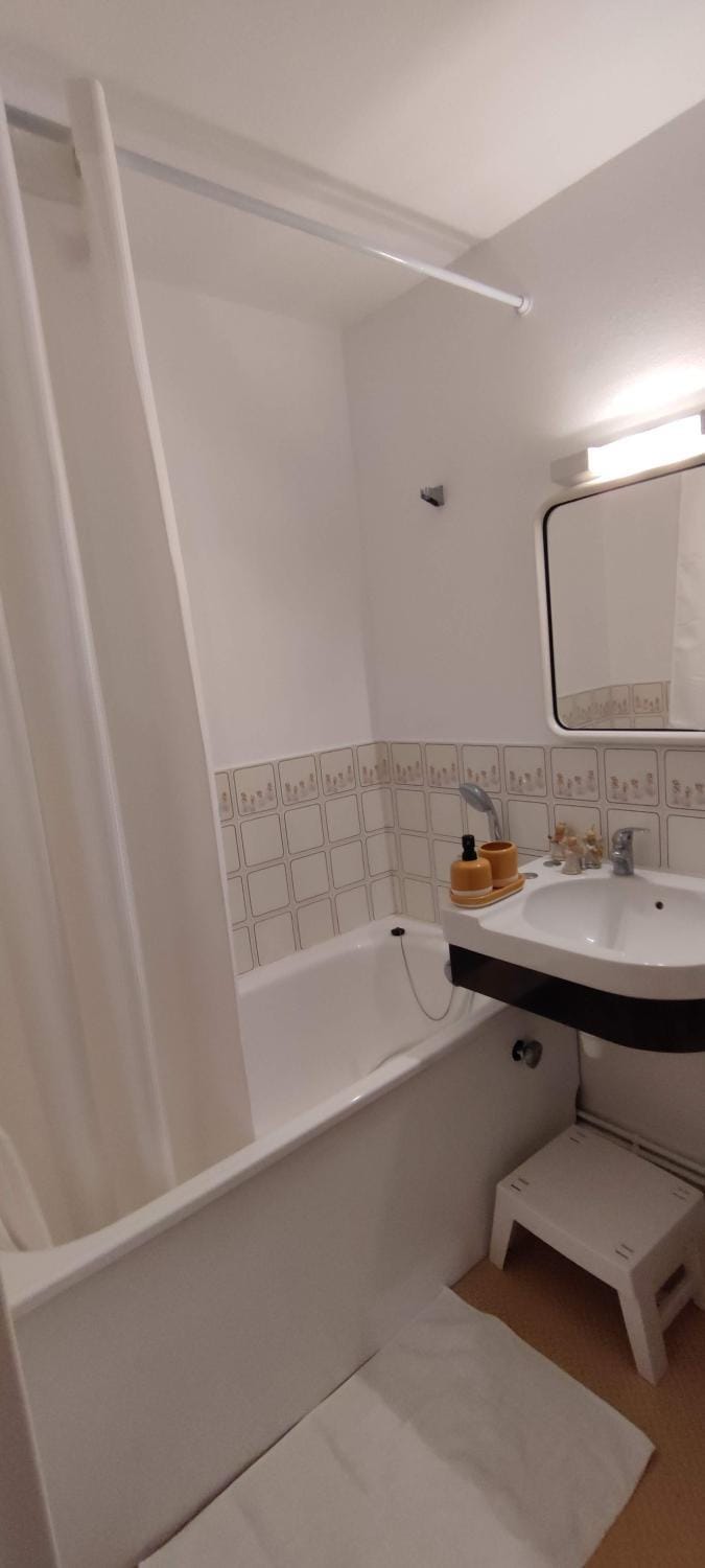 Bathroom, Bath