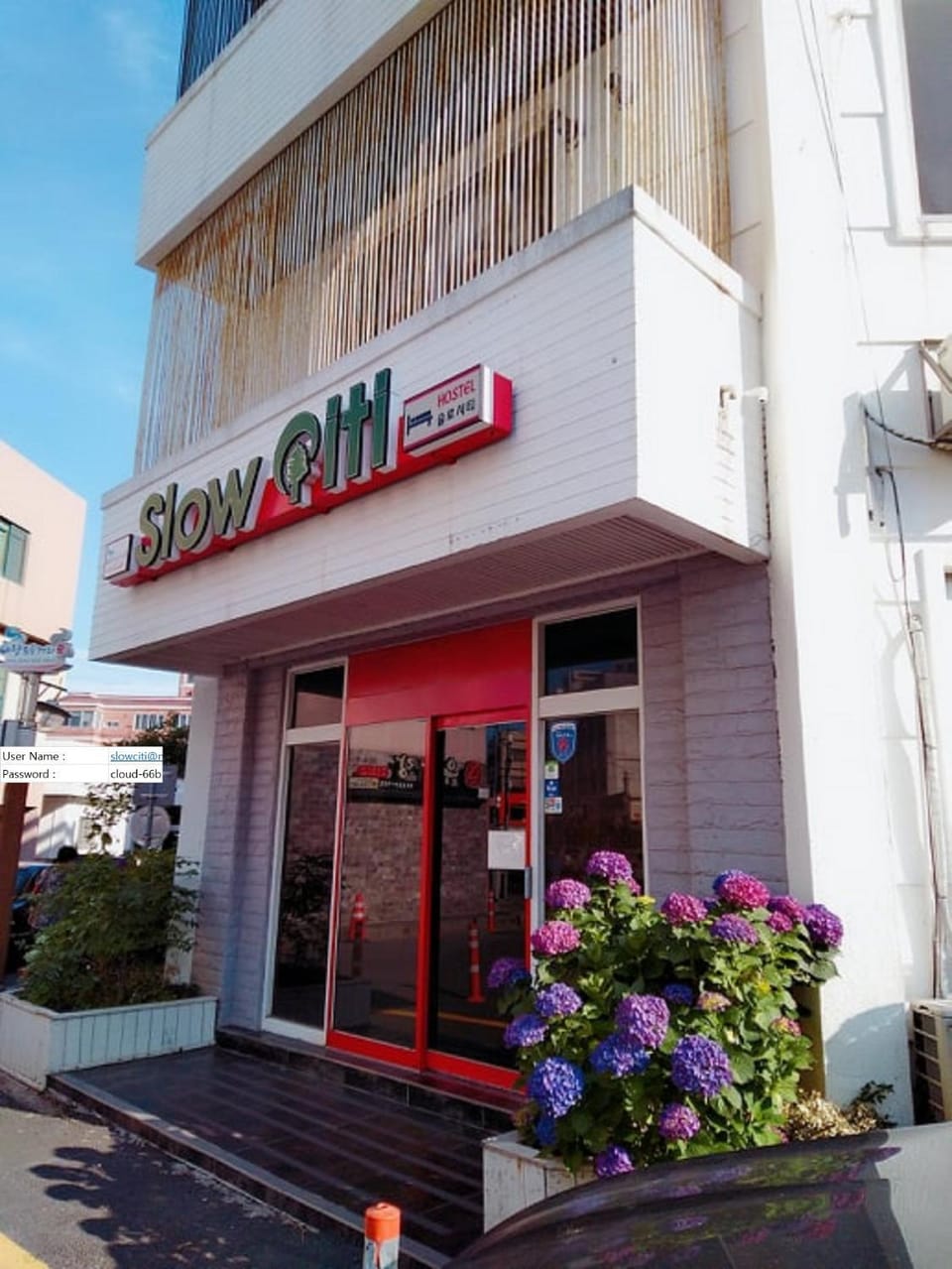 Facade/entrance