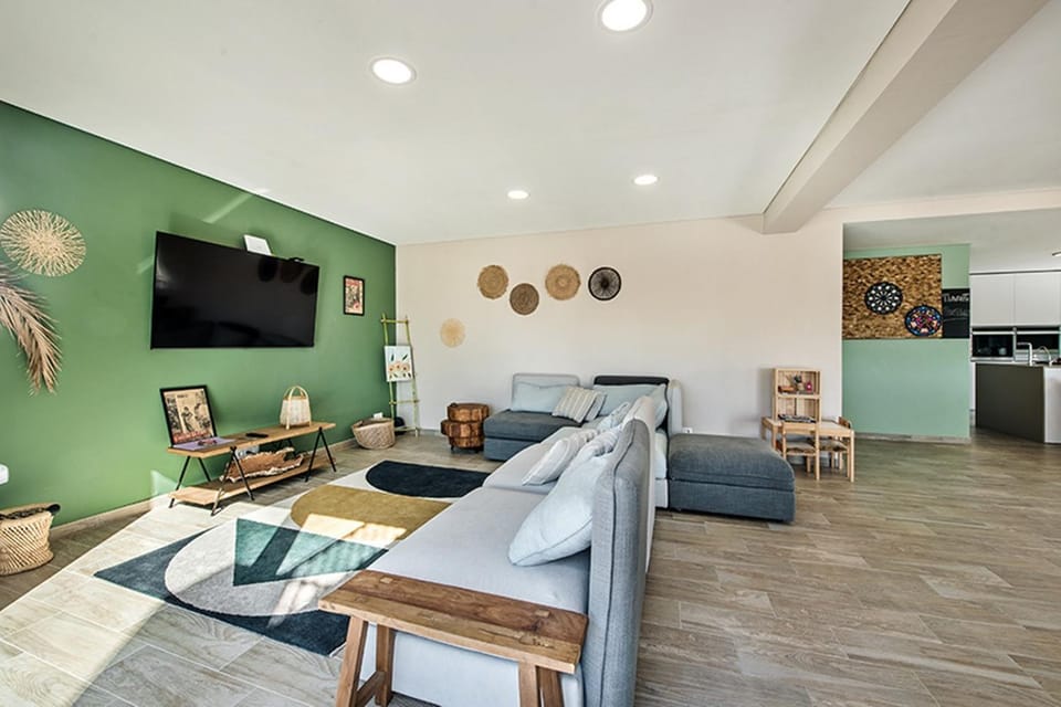 TV and multimedia, Living room, Seating area