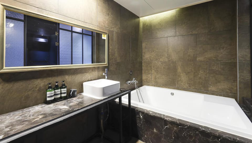 Bathroom, Bath
