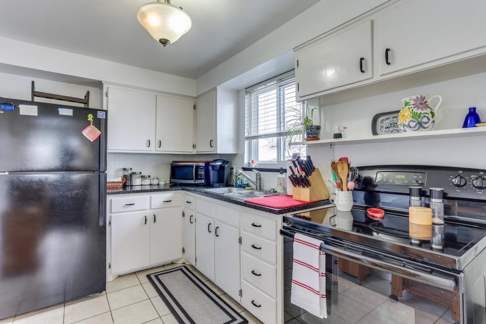 Dog-Friendly Denver Apartment w/ Shared Yard! Apartment in Englewood