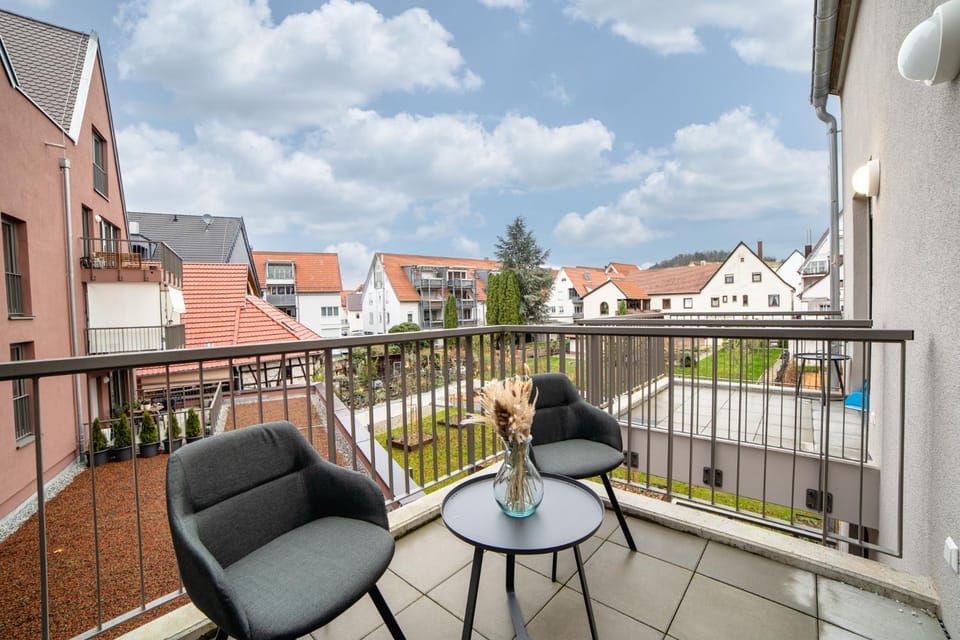 Property building, Patio, Day, View (from property/room), Balcony/Terrace, Seating area, Dining area, City view