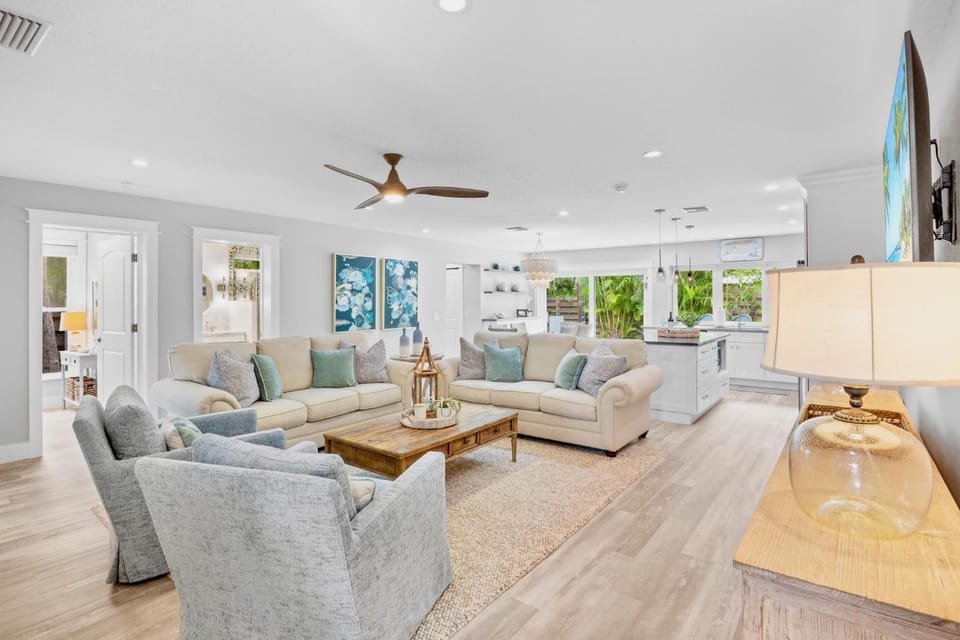 Blue Oasis East House in Holmes Beach
