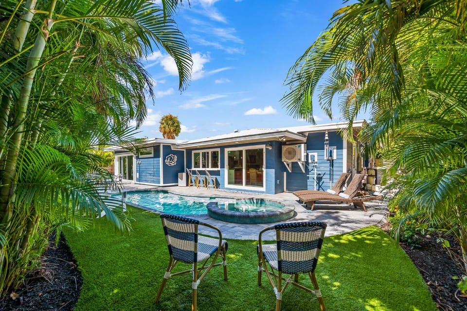 Blue Oasis East House in Holmes Beach