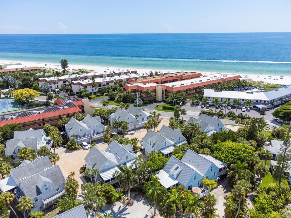 Saltwater Palms House in Holmes Beach