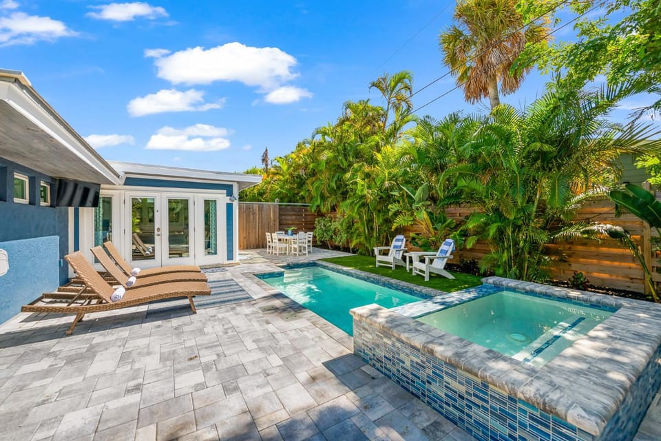 Blue Oasis West House in Holmes Beach