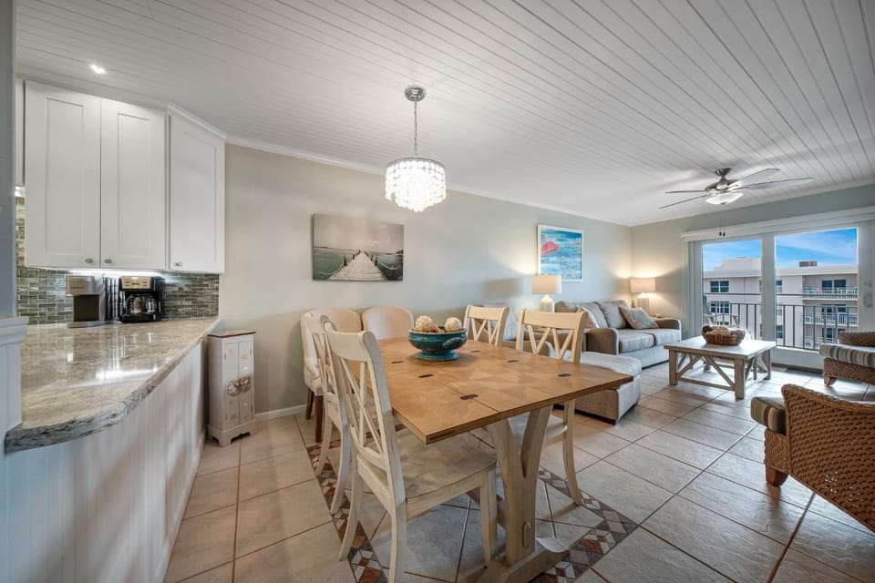 Top Floor Ocean and Pool Views located on No-Drive Beach with 2 Complex Pools House in Edgewater