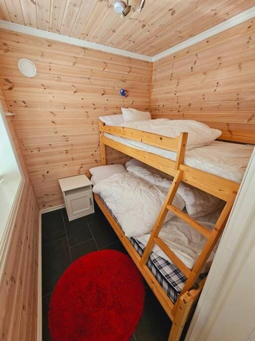 Photo of the whole room, bunk bed