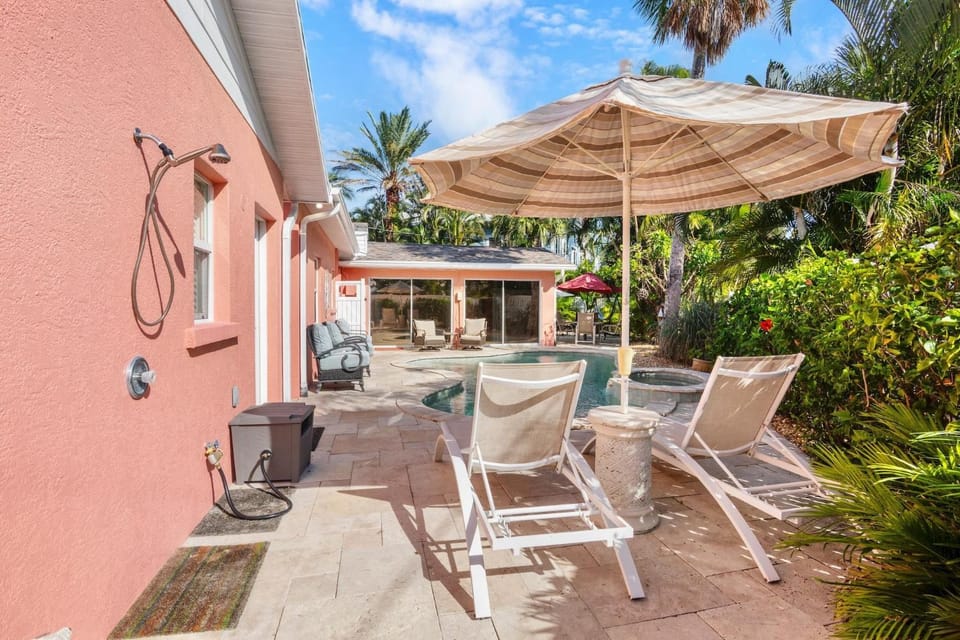 Coral Palms House in Holmes Beach