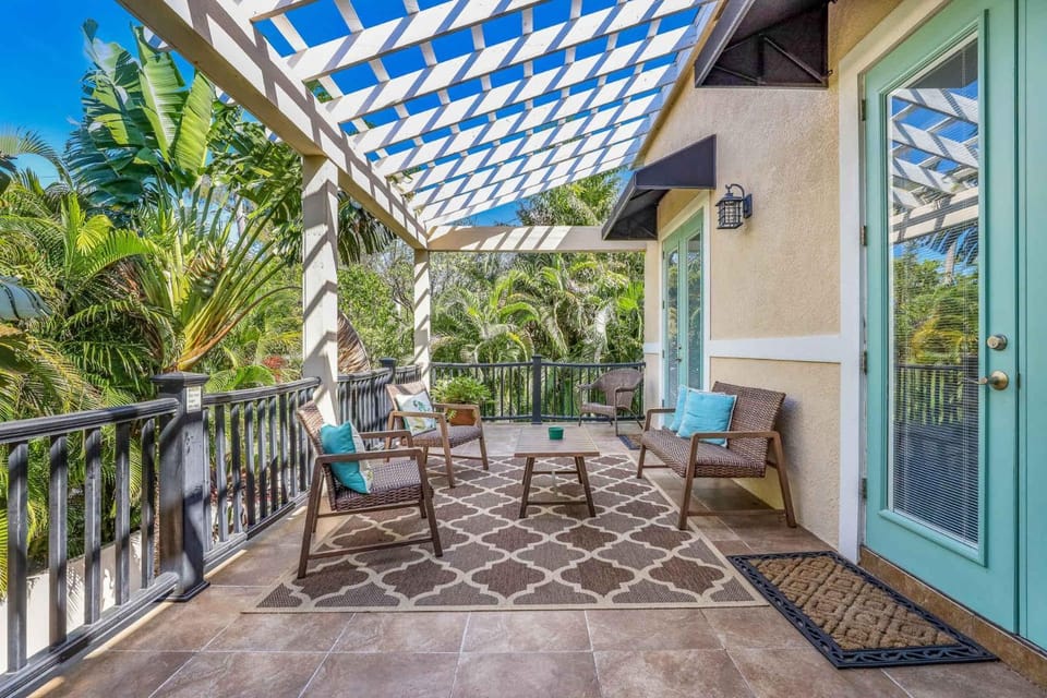 Coconut Cottage House in Holmes Beach