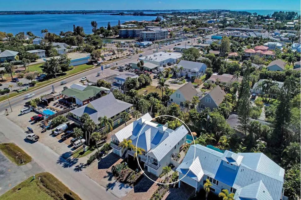 La Mer House in Holmes Beach