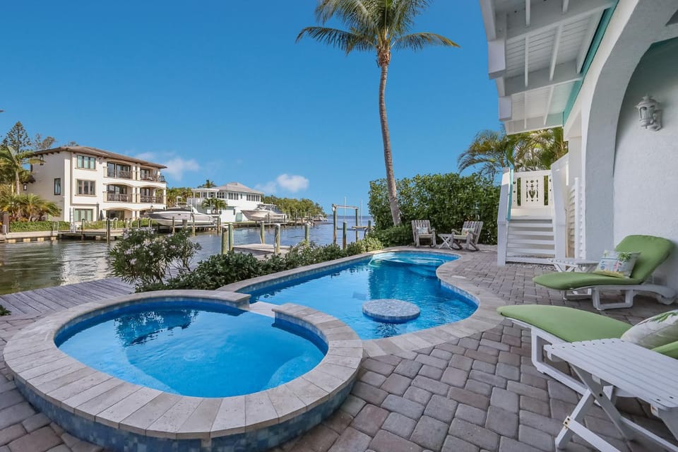 Bayshores House in Holmes Beach