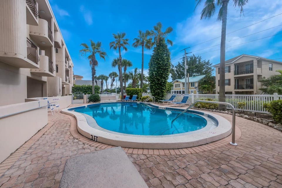Sunset Terrace 209 Apartment in Bradenton Beach