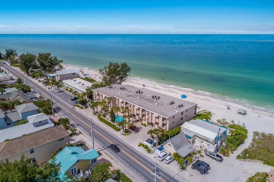 Sunset Terrace 209 Apartment in Bradenton Beach